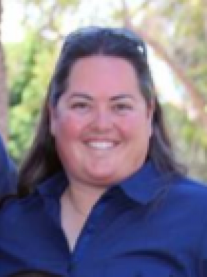 Headshot of Sara Papineau-Brandt outside
